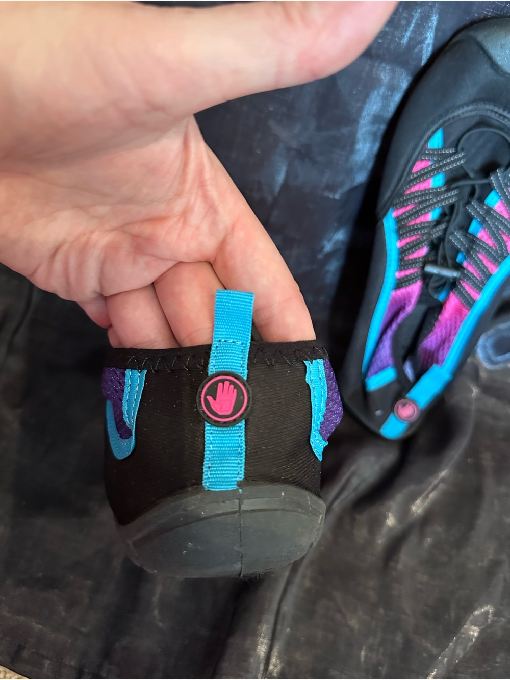Water Shoes Body Glove Black Athletic Shoes IDS pink teal size 8 like new - Picture 4 of 14